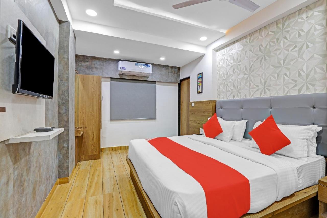Hotel O R S Palace Ahmedabad Ngoại thất bức ảnh